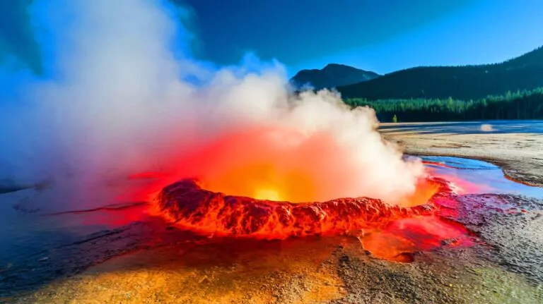 "Unbearably hot": A massive volcanic vent opens in Yellowstone, unleashing this immense heat and raw energy