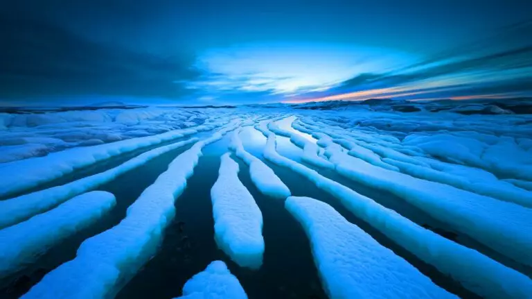 "Unprecedented Tremors Shake Greenland – These 'Ice Quakes' Are Rocking the Frozen Landscape"