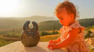 « A 3,500-Year-Old Mystery Unearthed »: this tiny Israeli amulet found by a toddler sparks intrigue across the archaeological world
