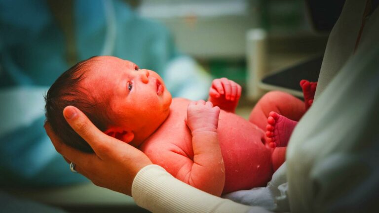 “Miracle Baby Born”: UK’s First Womb Transplant Success Sparks Excitement, Ignites Hope, and Redefines Fertility Possibilities