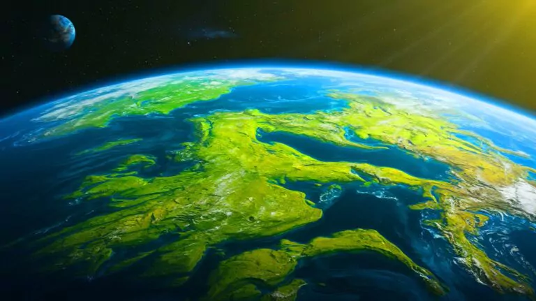 Oceans Turned Radioactive Green: Shocking Study Reveals Earth's Seas Were Alien Landscapes 4 Billion Years Ago