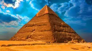 Illustration of the Great Pyramid of Giza with its eight sides revealed. Image generated by AI.