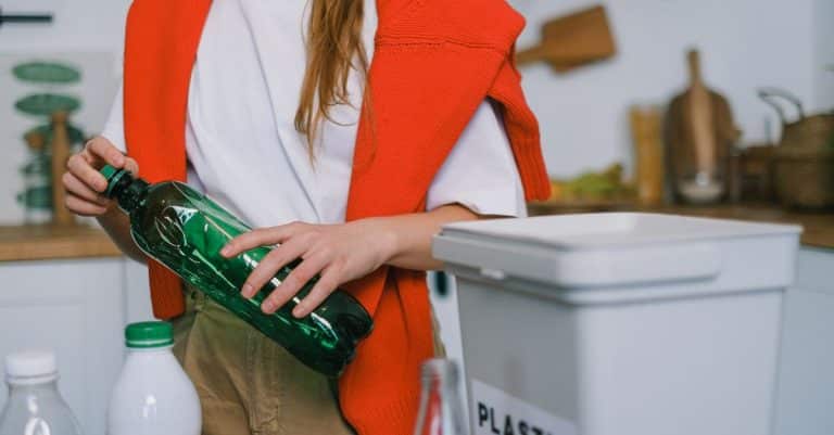 A nifty idea: a biodegradable water bottle made from algae recycling waste sorting